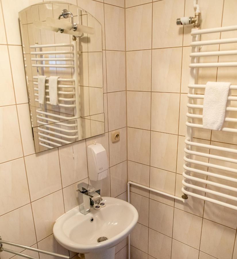 Babilon Krzeszow Aparthotel Krzeszow  Buitenkant foto