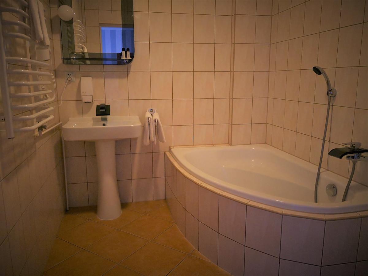 Babilon Krzeszow Aparthotel Krzeszow  Buitenkant foto